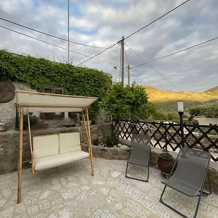 Plavoukos'house * Kotronas
