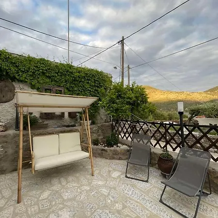 Plavoukos'house * Kotronas