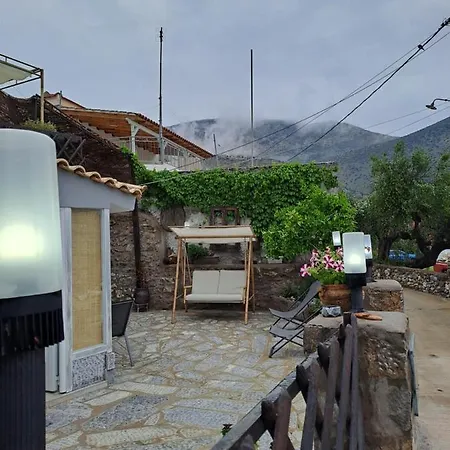 Plavoukos'house * Kotronas